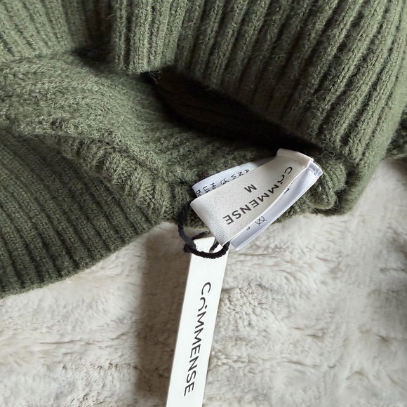 Commense 2 in 1 Bat Sleeve Halter Knit Top in Green Size Medium - Picture 5 of 5